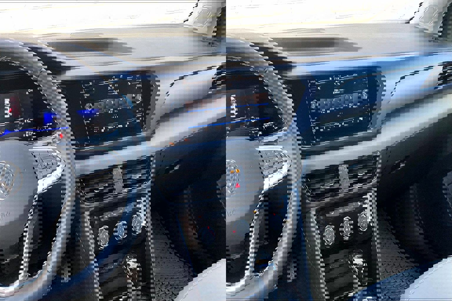 Certified 2023 Volkswagen Taos SE w/ Black Wheel Package image 5