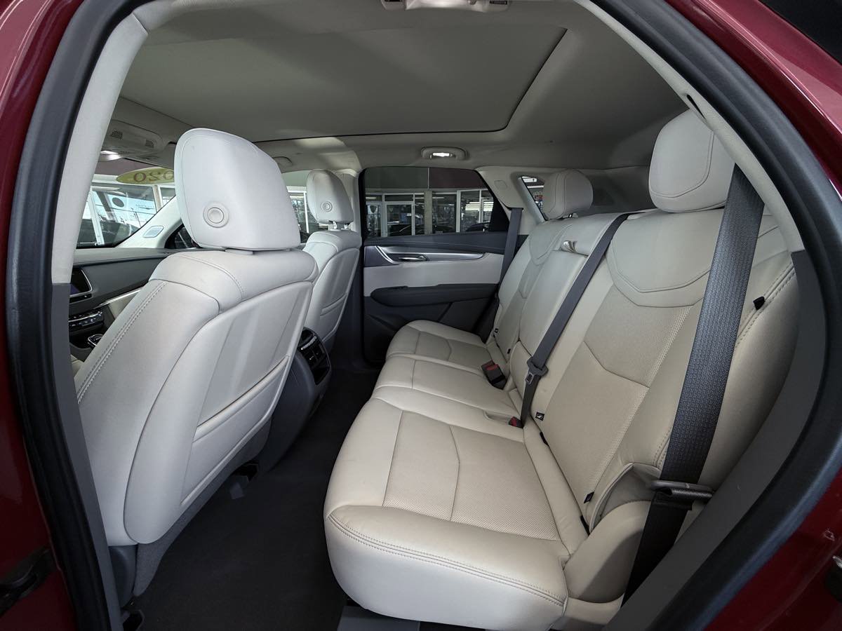 Used 2020 Cadillac XT5 Premium Luxury AWD/4WD image 17