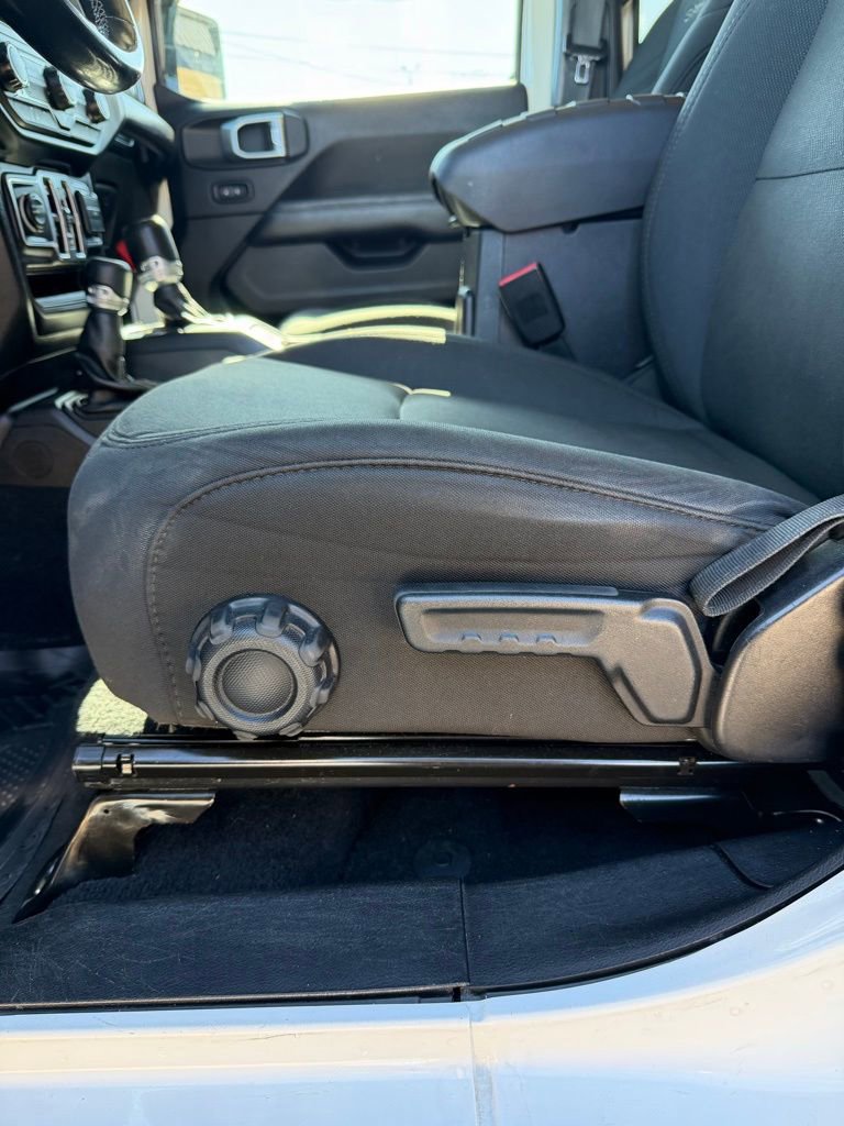 Used 2020 Jeep Wrangler Unlimited Sahara image 15