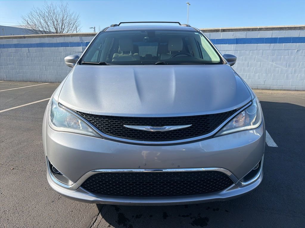 Used 2018 Chrysler Pacifica Touring-L Plus w/ Tire & Wheel Group image 8