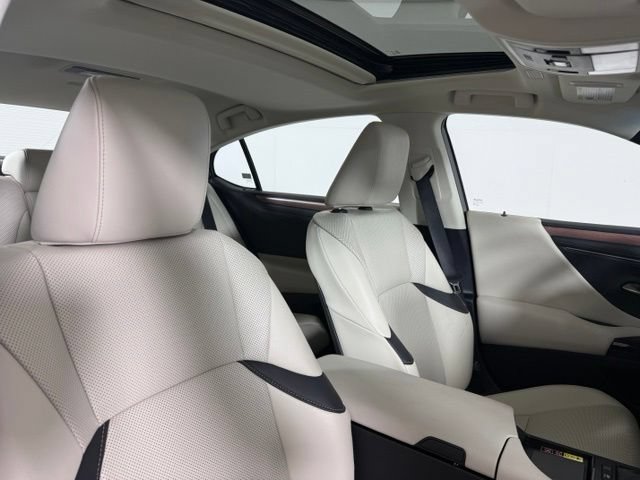 Certified 2025 Lexus ES 300h w/ Premium Package FWD image 20