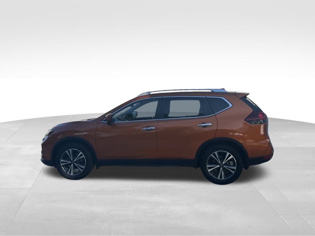 Used 2020 Nissan Rogue SV w/ Sun & Sound Touring Package image 2
