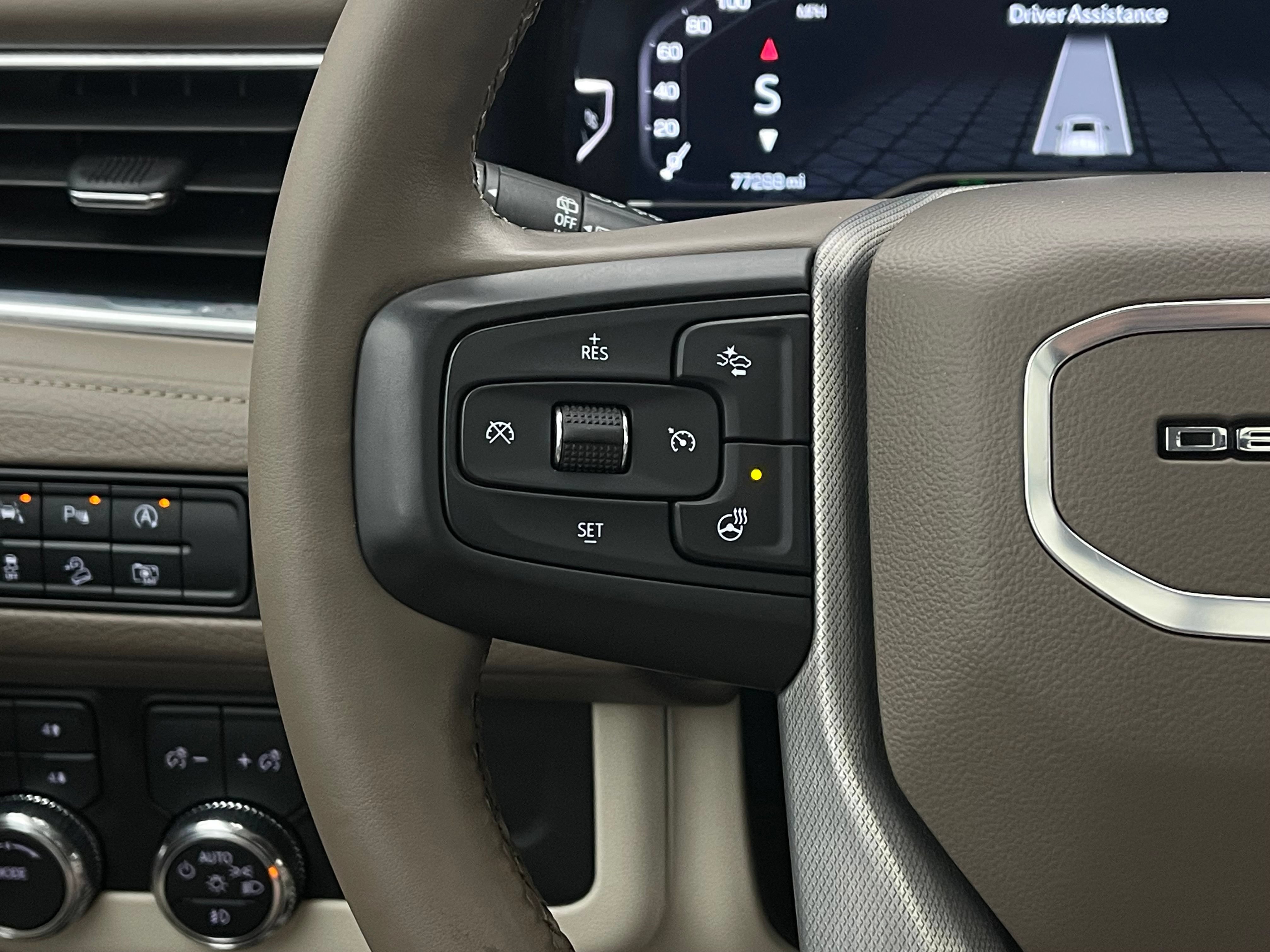 Used 2024 GMC Yukon Denali AWD/4WD image 28