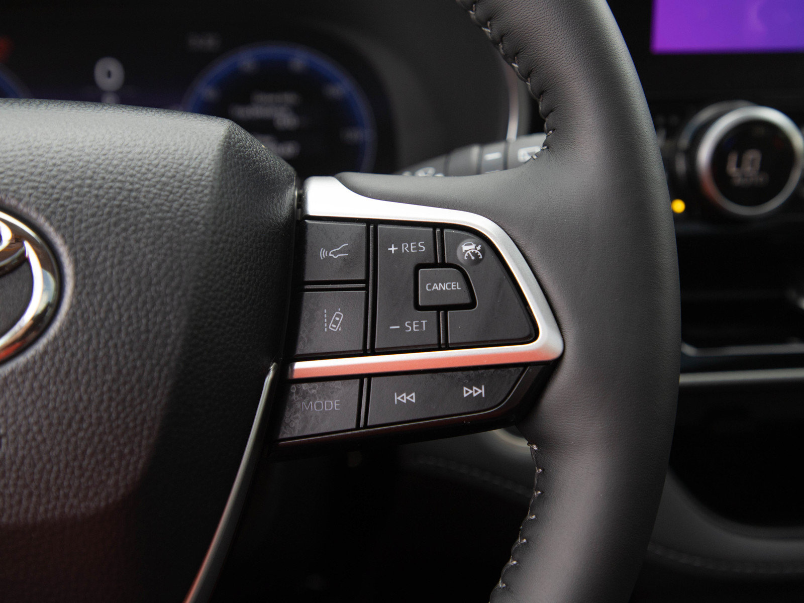 Used 2026 Toyota Highlander Platinum AWD/4WD image 31