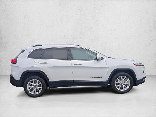 Used 2016 Jeep Cherokee Latitude image 4