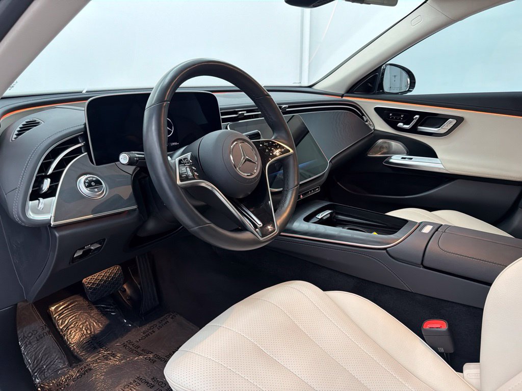Used 2025 Mercedes-Benz E 350 4MATIC Sedan image 14