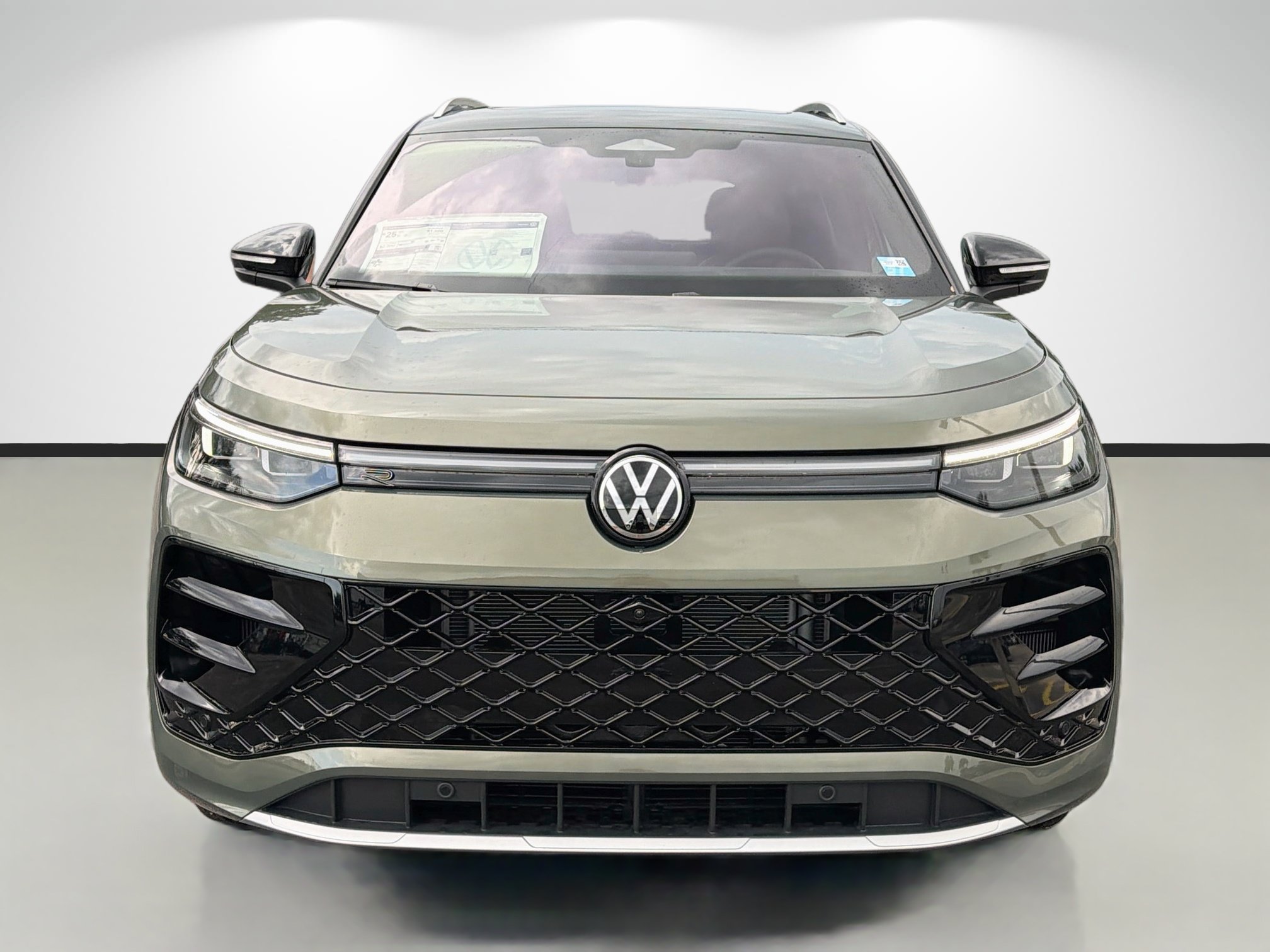 New 2026 Volkswagen Tiguan SEL R-Line AWD/4WD image 8