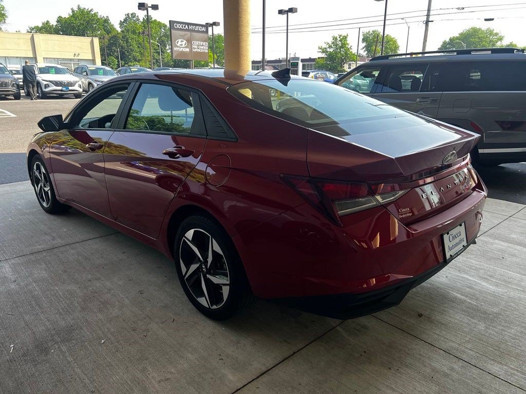Certified 2023 Hyundai Elantra SEL w/ Convenience Package FWD image 10