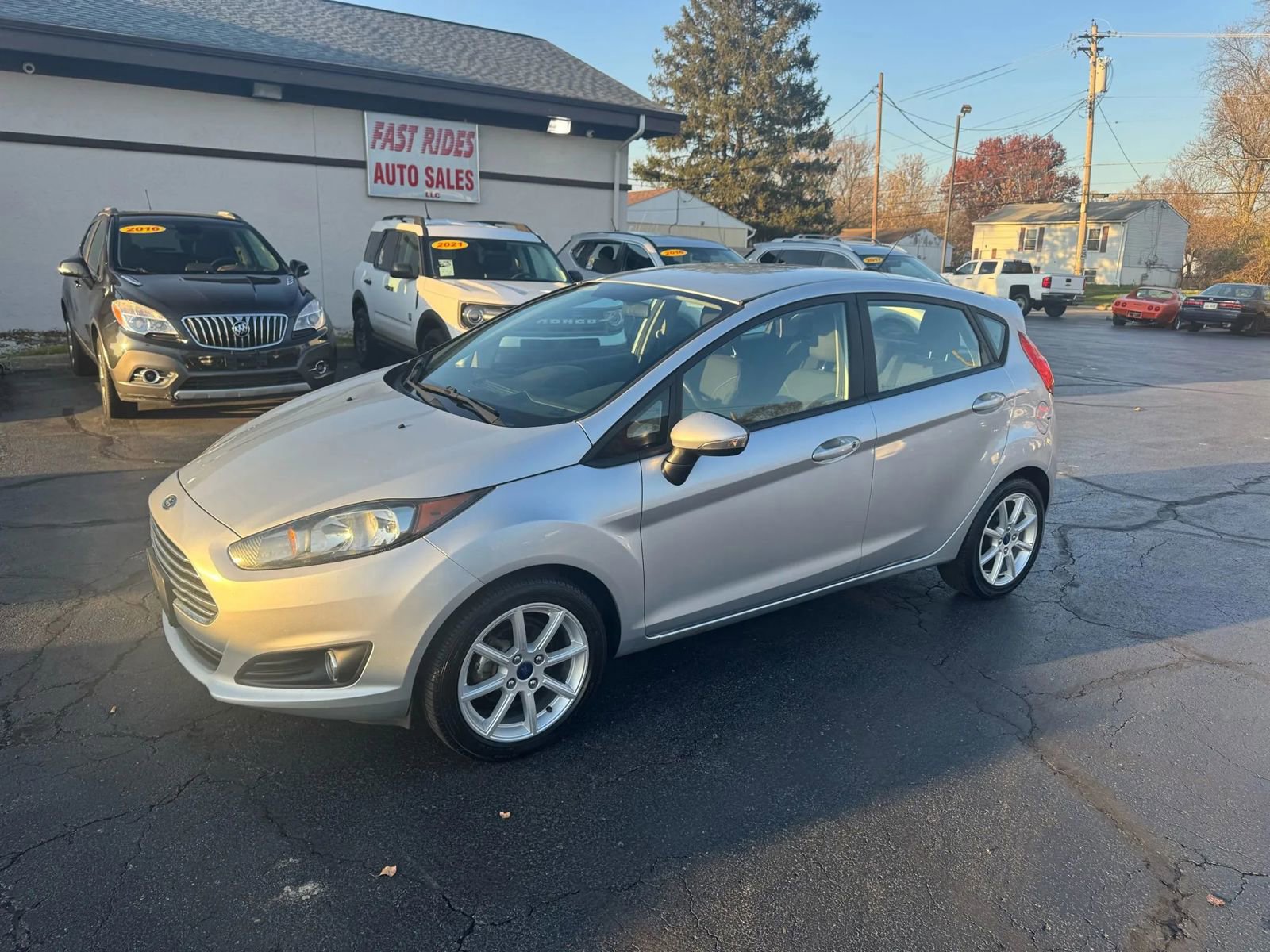 Used 2016 Ford Fiesta SE w/ Equipment Group 201A image 3