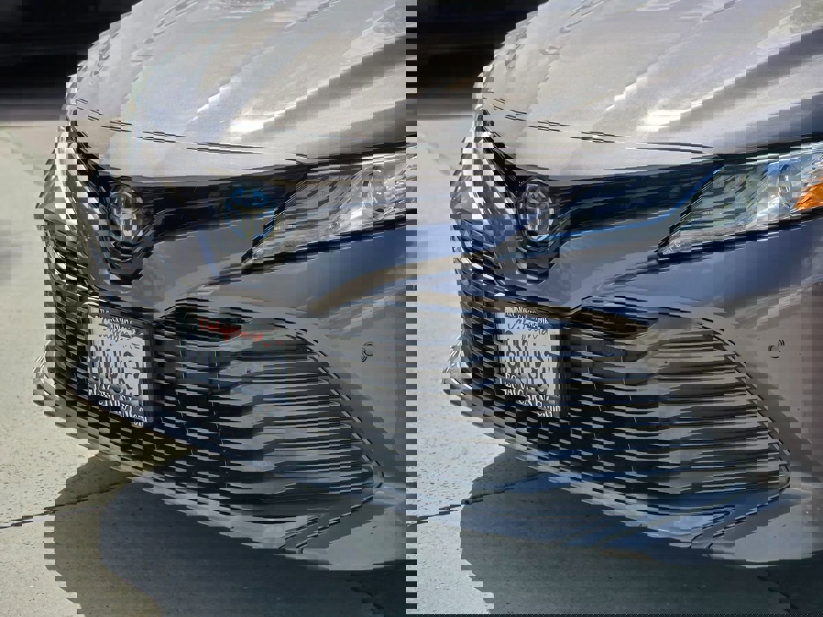 Used 2018 Toyota Camry XLE image 9