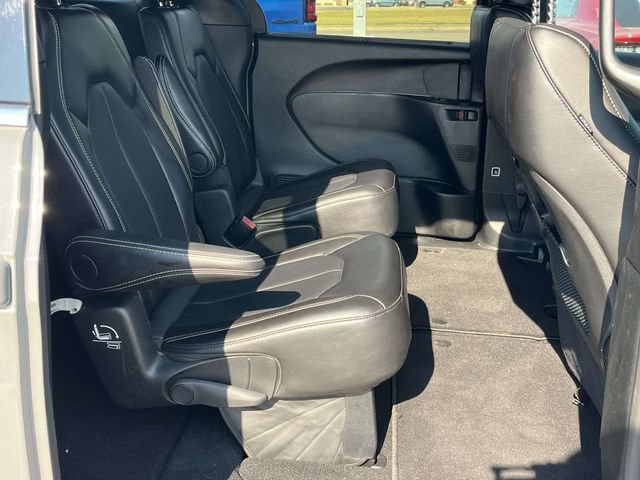 Used 2025 Chrysler Pacifica Select FWD image 22