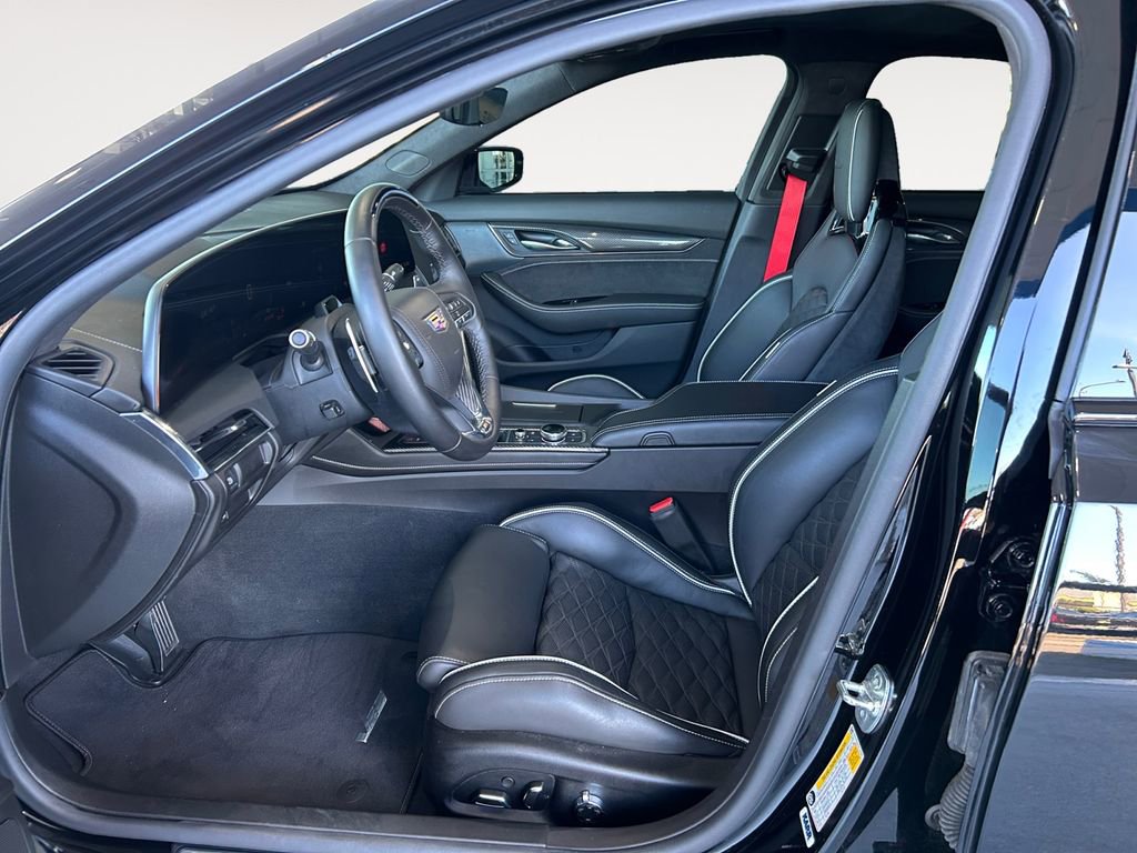 Used 2025 Cadillac CT5 V w/ Technology Package image 15