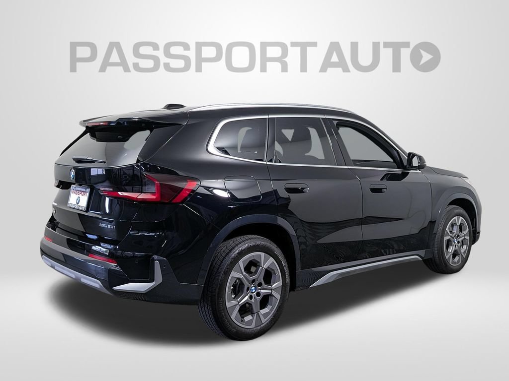 Used 2025 BMW X1 xDrive28i w/ Technology Package AWD/4WD image 3