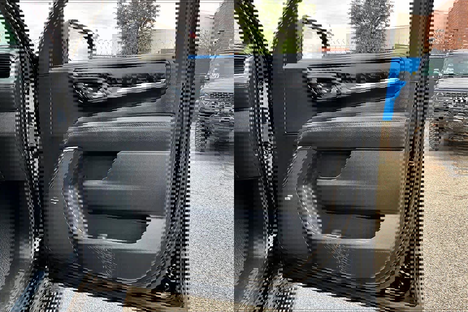 Used 2021 GMC Yukon Denali w/ Denali Premium Package image 22