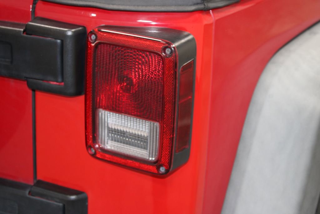 Used 2010 Jeep Wrangler Unlimited Sport image 12