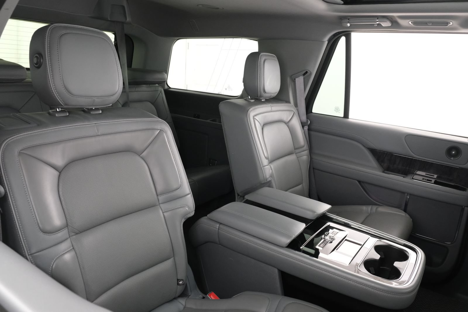 Used 2018 Lincoln Navigator Reserve w/ Technology Package AWD/4WD image 44