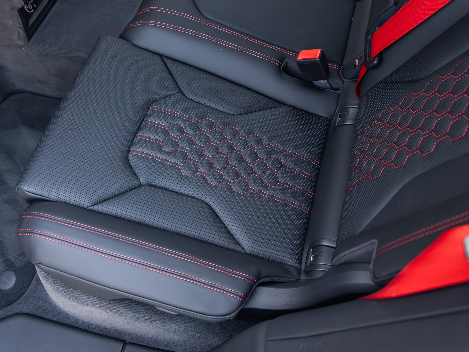 Used 2026 Lamborghini Urus SE image 35