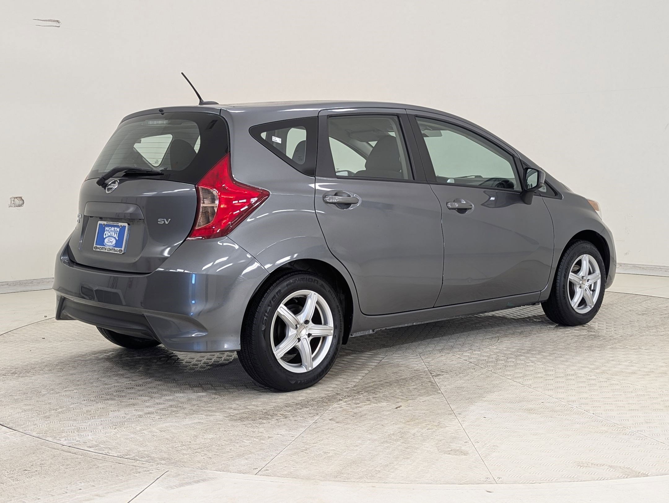 Used 2017 Nissan Versa Note SV image 8