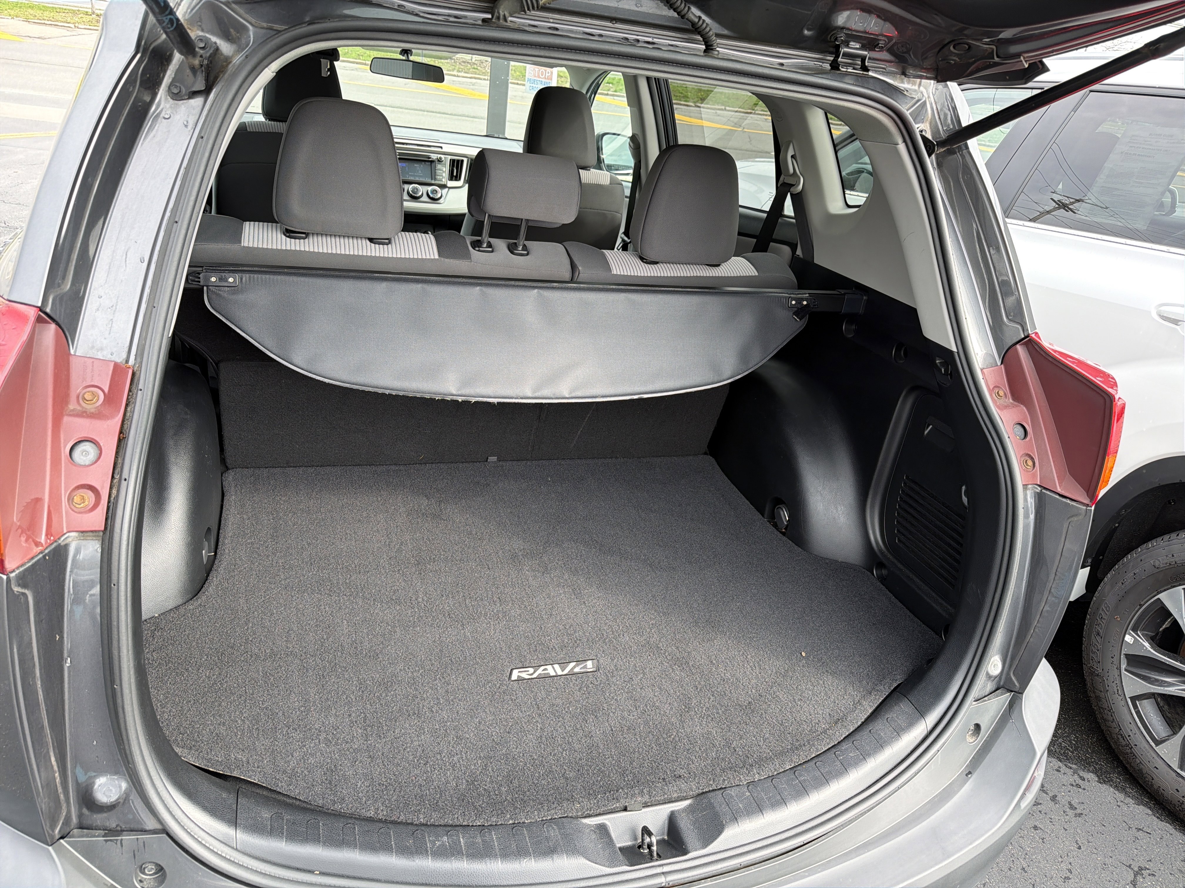 Used 2015 Toyota RAV4 LE image 21
