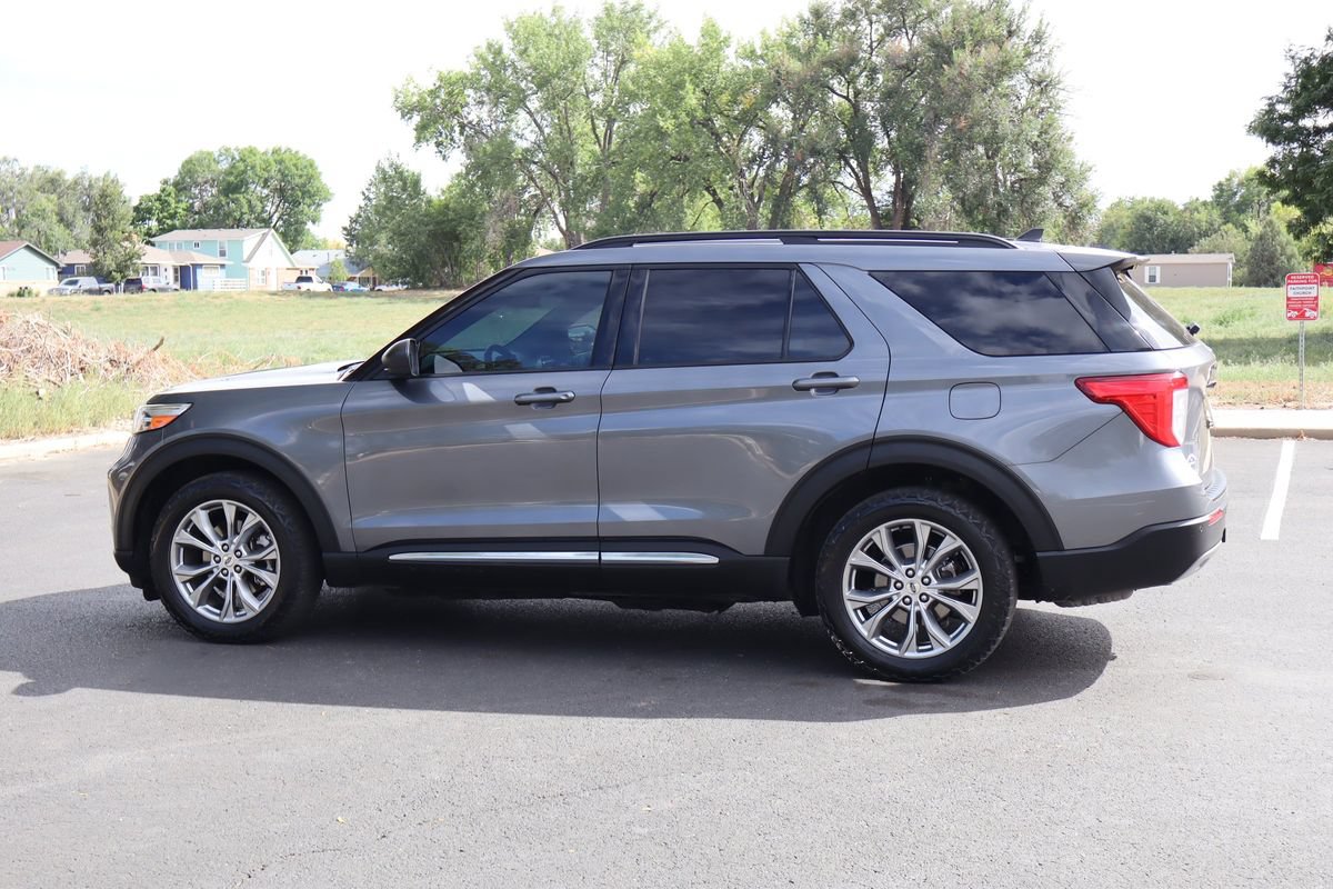 Used 2021 Ford Explorer XLT w/ Equipment Group 202A AWD/4WD image 8