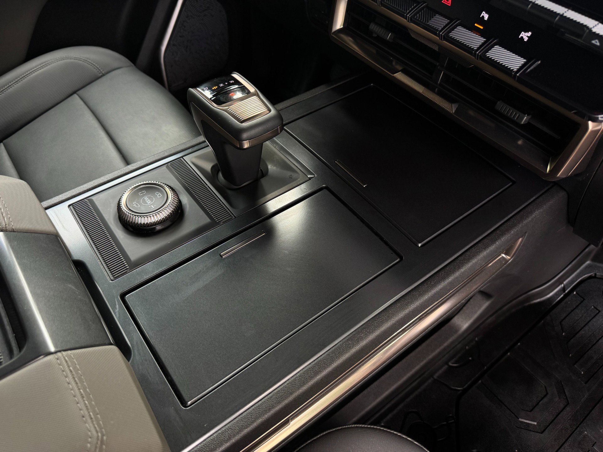 Used 2025 GMC Hummer EV 3X w/ LPO, Cargo Utility Package image 30