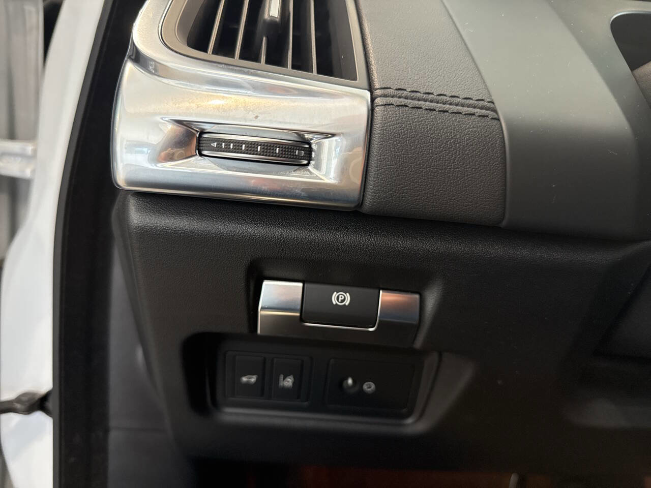 Used 2019 Jaguar E-PACE S image 23