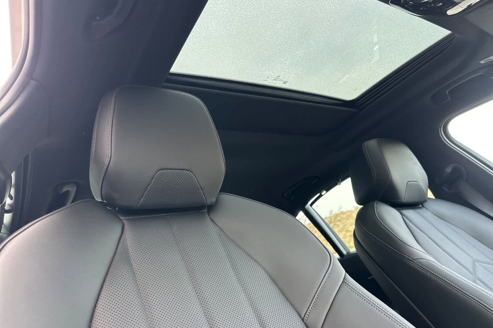 Used 2024 BMW i5 eDrive40i w/ M Sport Package RWD image 17