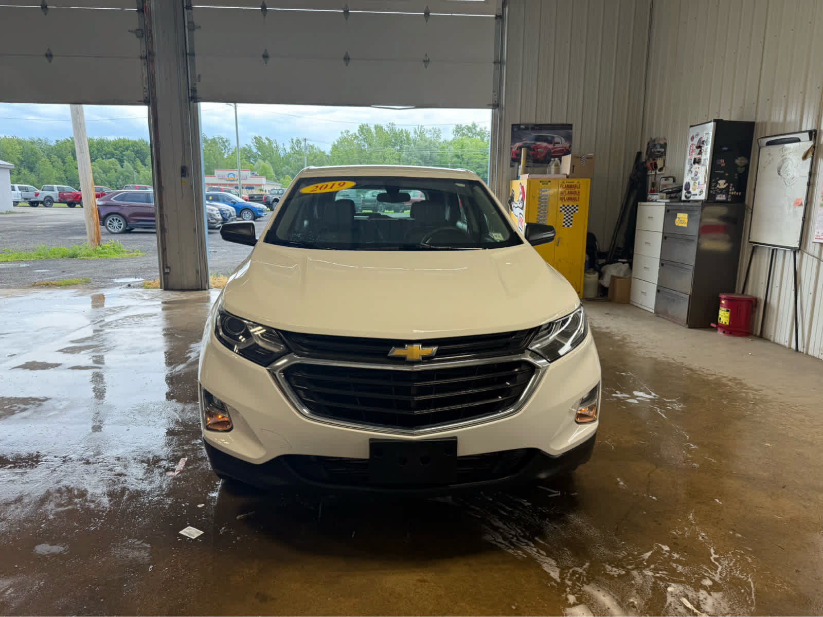 Used 2019 Chevrolet Equinox LS AWD/4WD image 3