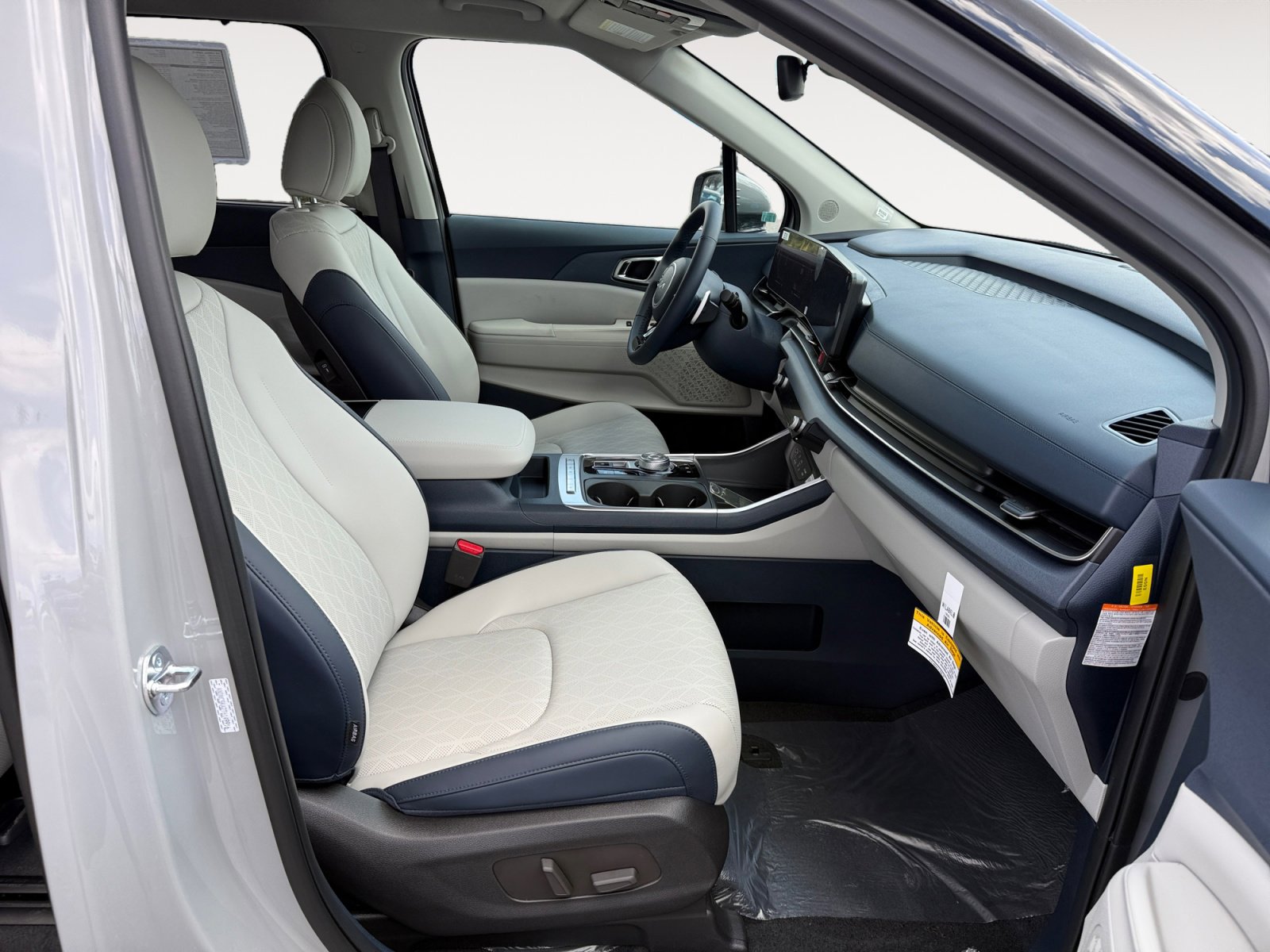 New 2026 Kia Carnival EX FWD image 18