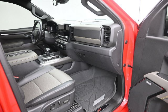 Used 2022 Chevrolet Silverado 1500 ZR2 AWD/4WD image 9