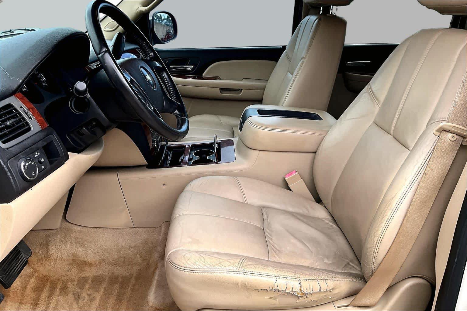 Used 2008 Chevrolet Avalanche LTZ w/ LTZ Preferred Equipment Group RWD image 8