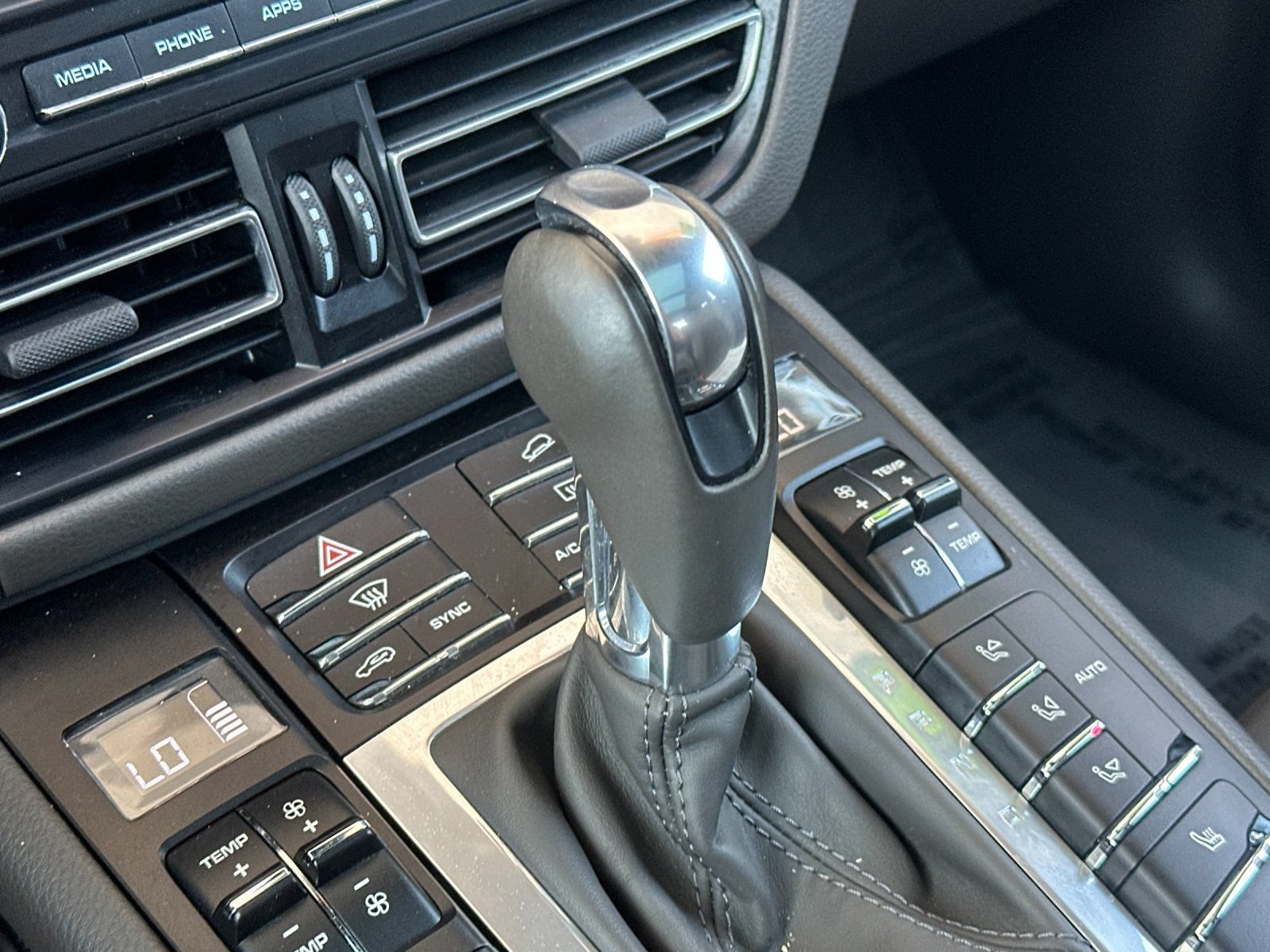 Used 2019 Porsche Macan AWD/4WD image 22