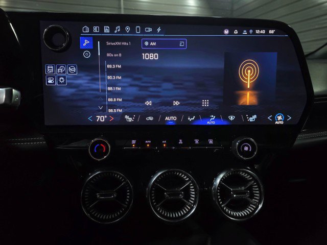 Used 2024 Chevrolet Blazer EV LT AWD/4WD image 25