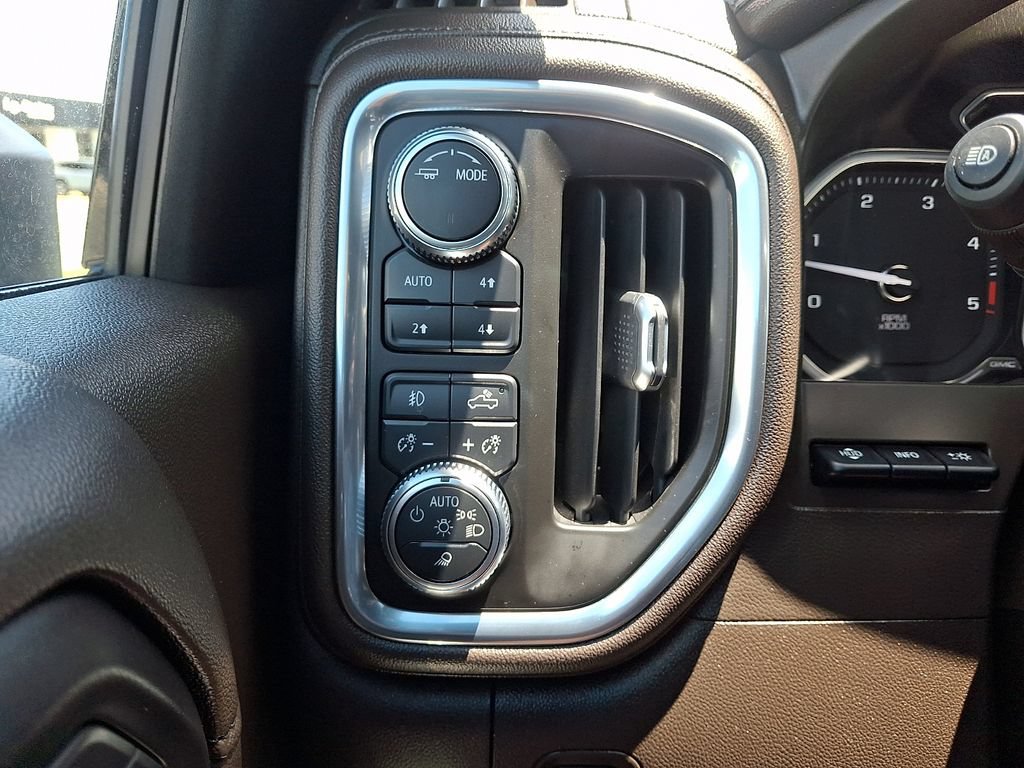 Certified 2021 GMC Sierra 2500 Denali w/ Denali Black Diamond Edition AWD/4WD image 24