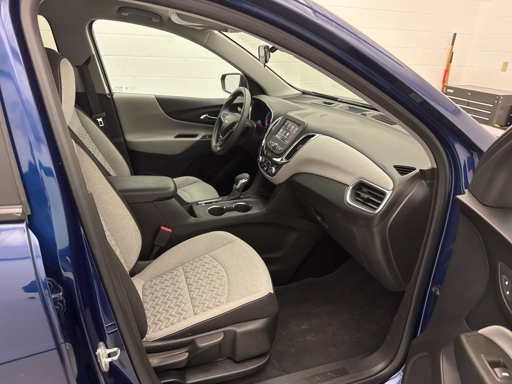 Used 2023 Chevrolet Equinox LS AWD/4WD image 38