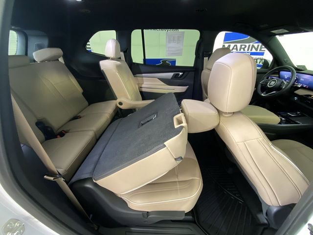 Used 2025 Buick Enclave Preferred AWD/4WD image 33