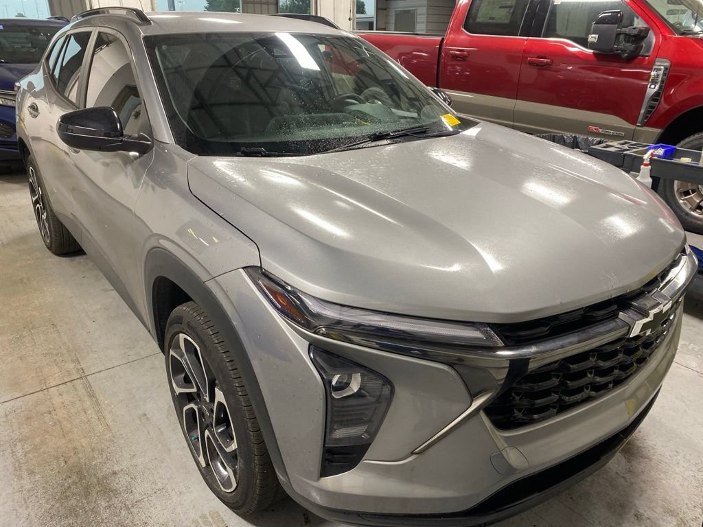 Used 2024 Chevrolet Trax RS