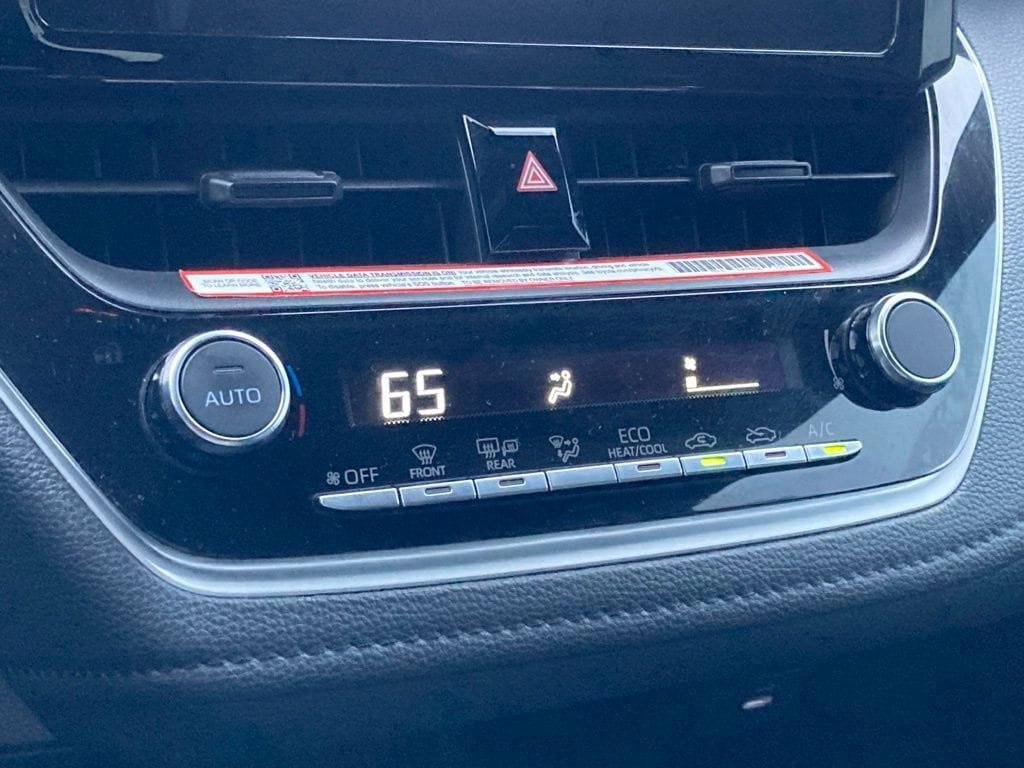 Certified 2025 Toyota Corolla SE FWD image 25
