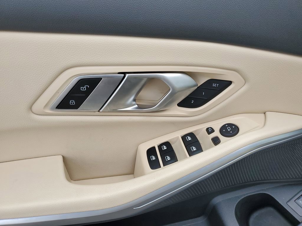 Used 2023 BMW 330i Sedan w/ Driving Assistance Package image 17