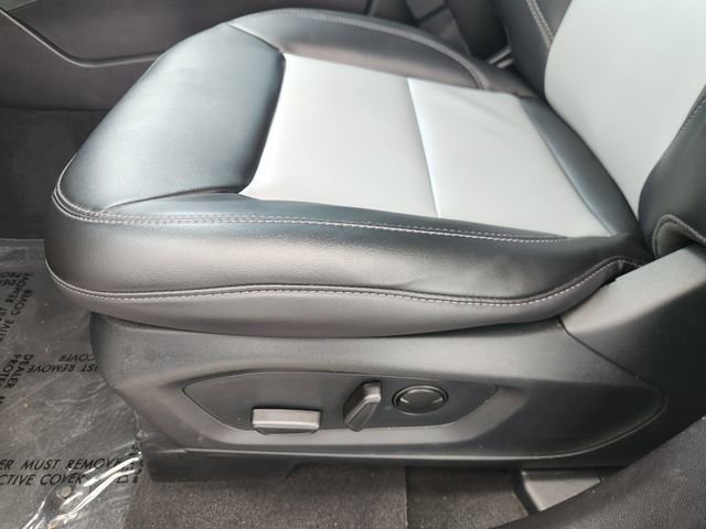 Used 2023 Ford Explorer XLT w/ Equipment Group 202A image 19