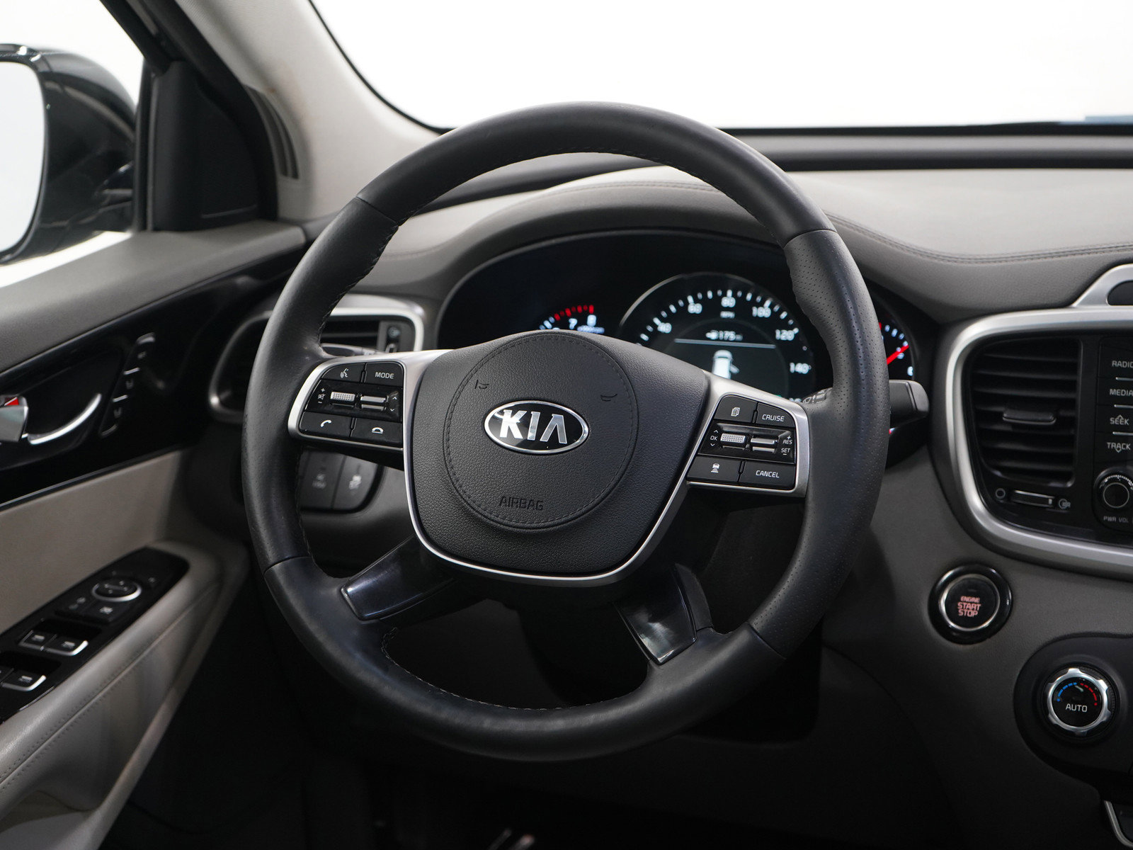 Used 2019 Kia Sorento SX image 14