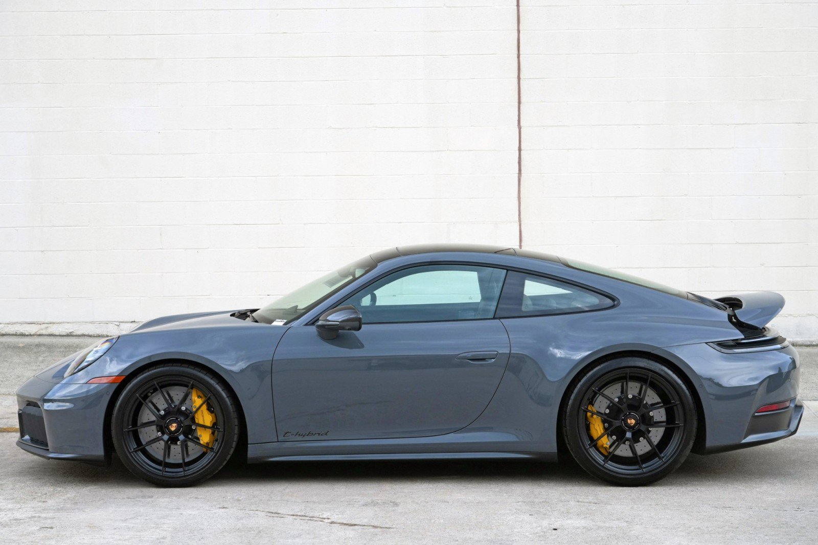 Used 2025 Porsche 911 Carrera 4 GTS AWD/4WD image 48