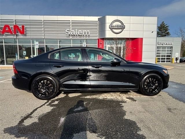 Used 2020 Volvo S60 T6 Momentum w/ Protection Package image 20