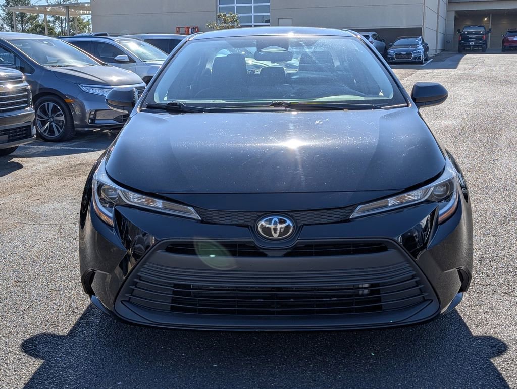 Used 2023 Toyota Corolla LE image 2
