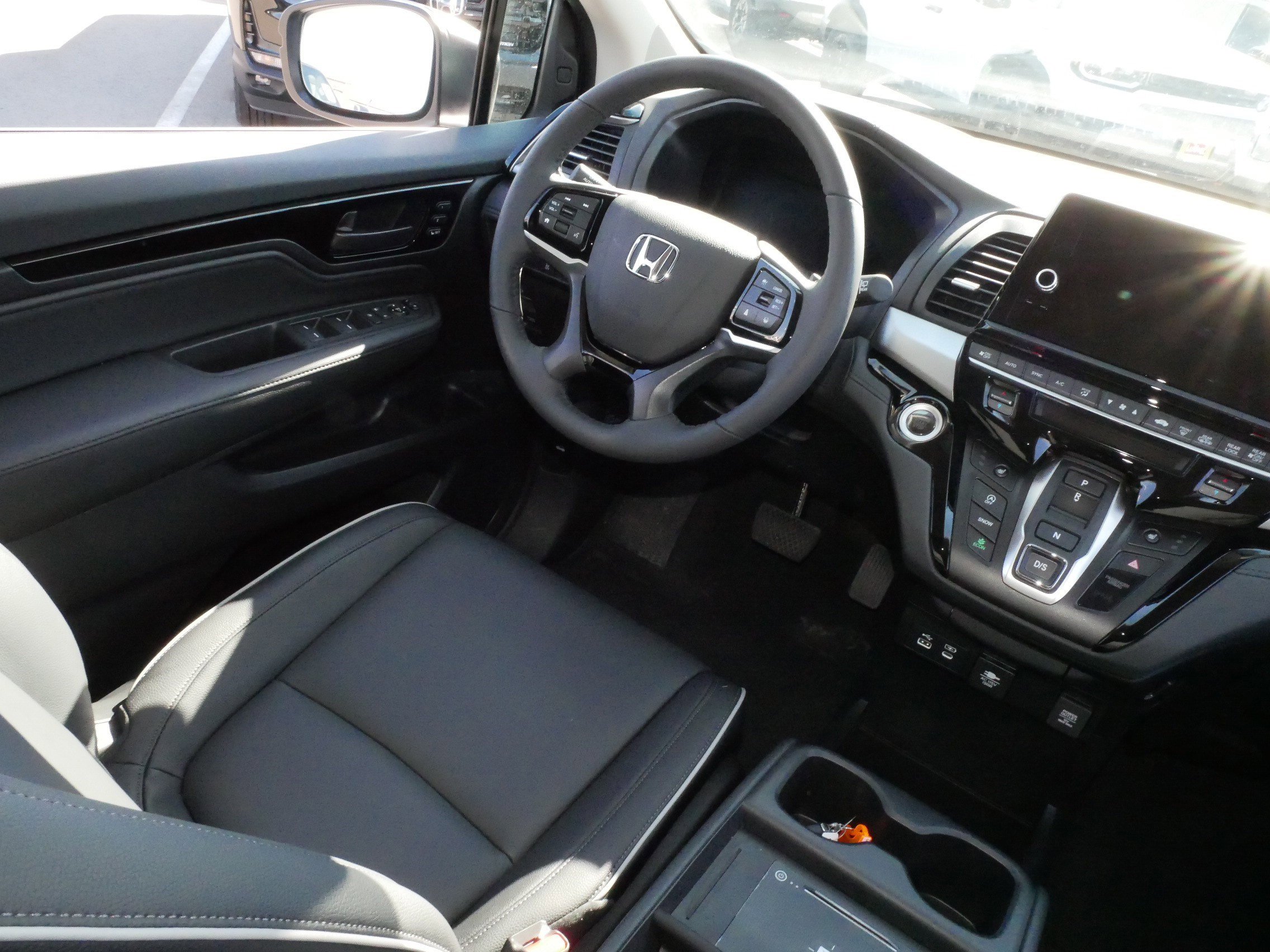 Certified 2026 Honda Odyssey Touring image 9