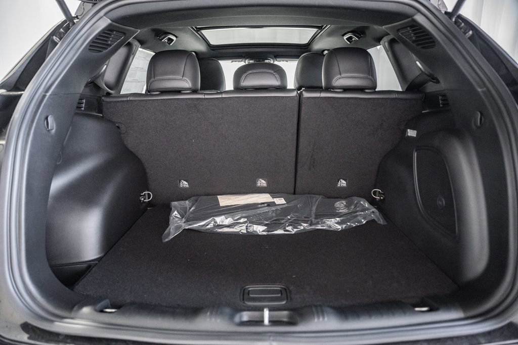 New 2025 Jeep Compass Limited w/ Sun & Sound Group image 9