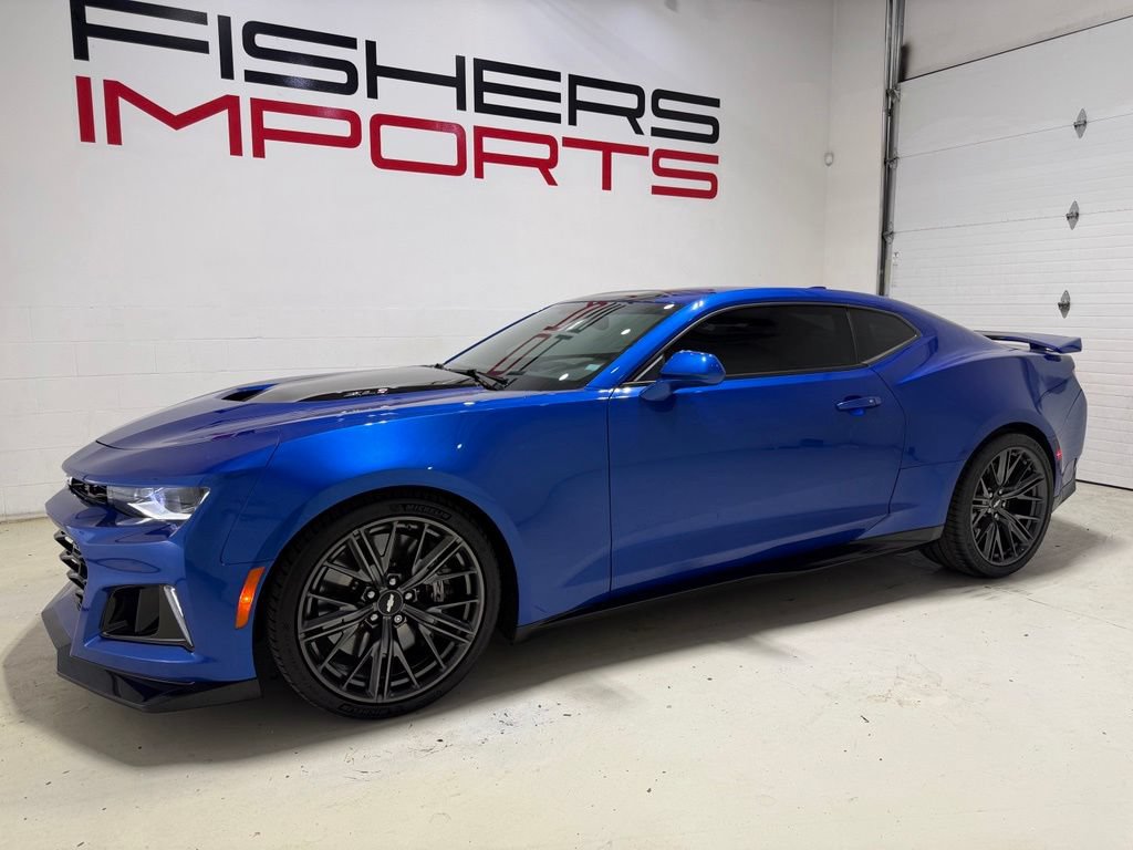 Used 2017 Chevrolet Camaro ZL1 RWD image 2
