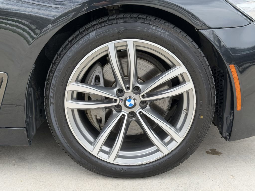 Used 2019 BMW 740i xDrive w/ M Sport Package image 18