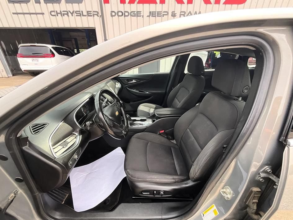 Used 2018 Chevrolet Malibu LT FWD image 15