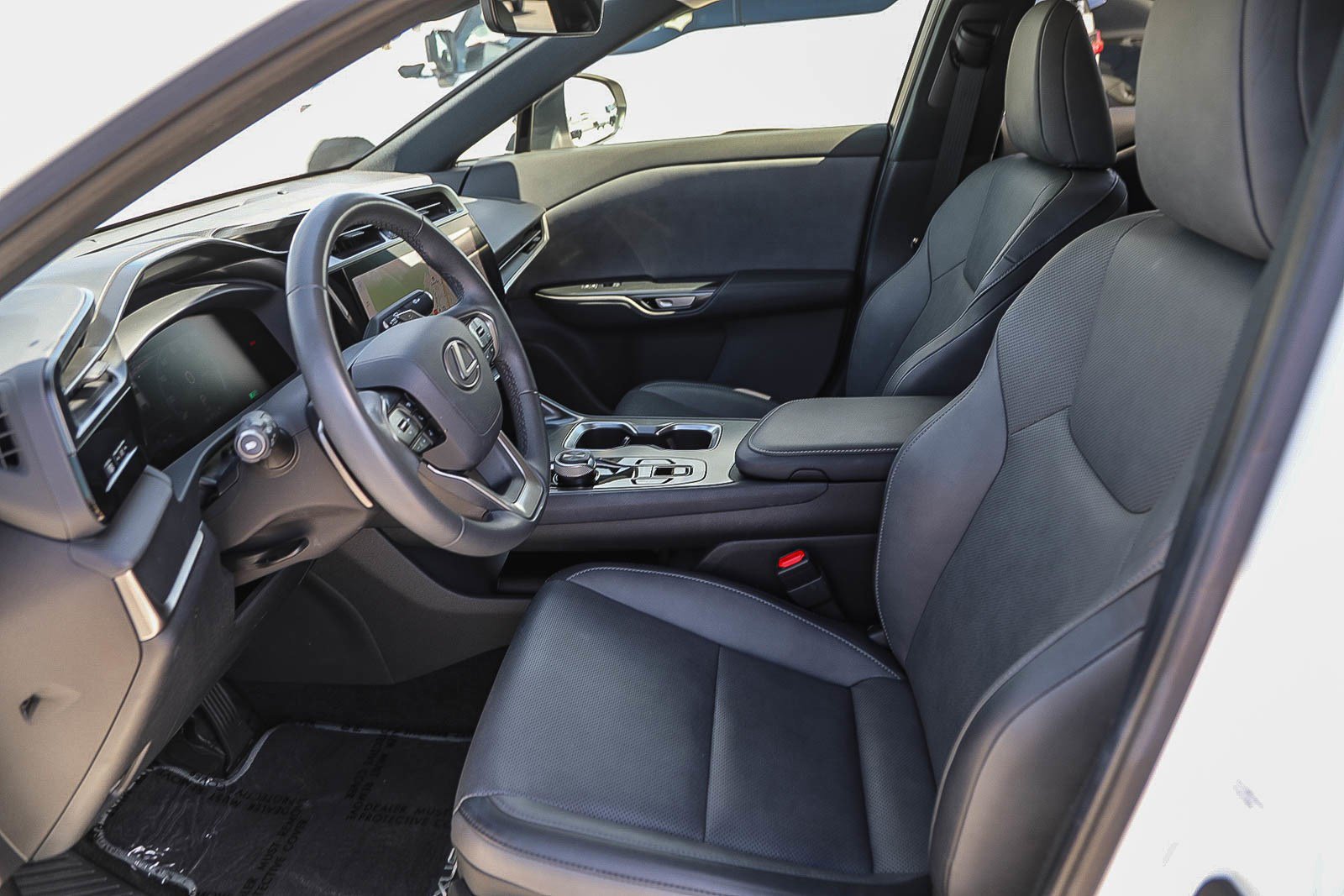 Used 2024 Lexus RZ 300e Premium FWD image 17